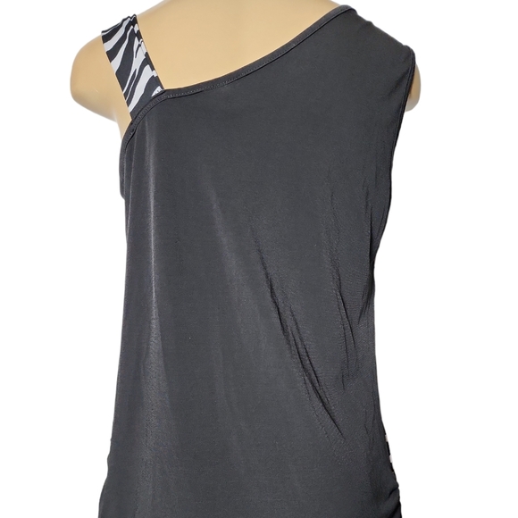 Agenda Zebra Print Top - Picture 4 of 5